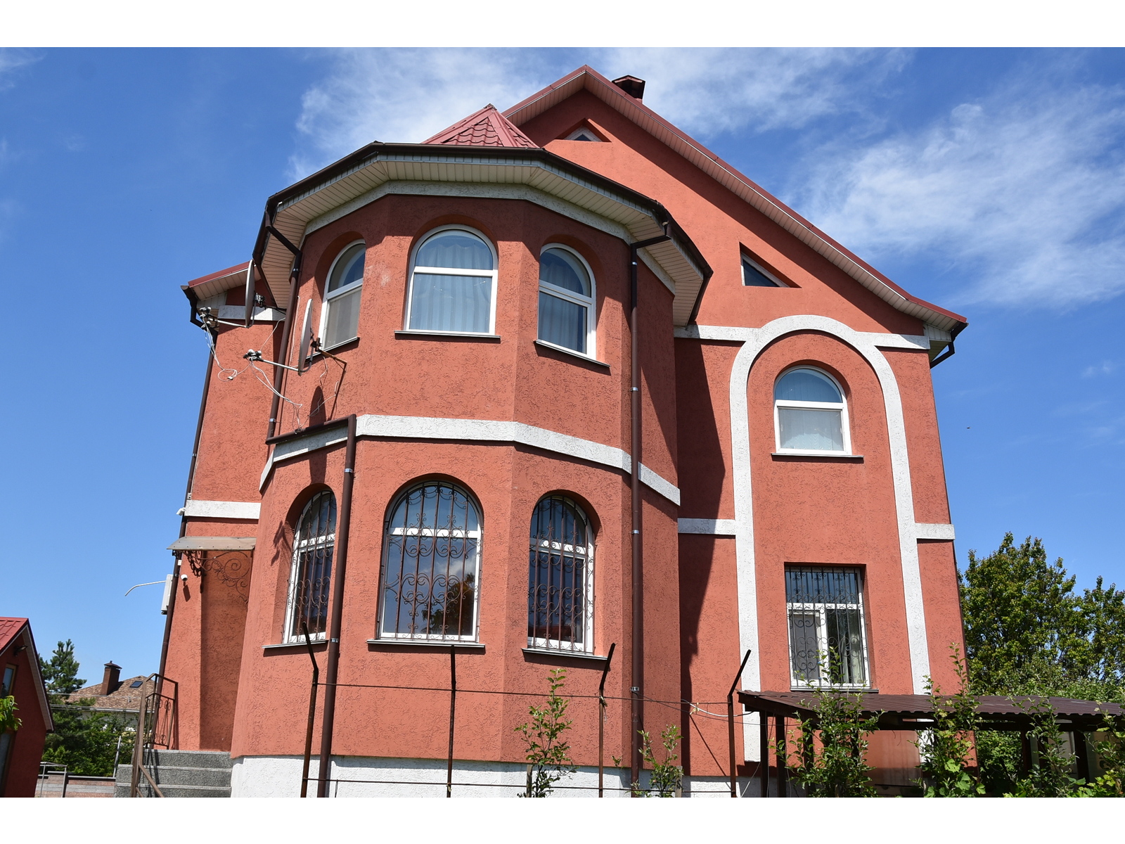 Продаж  двуховерхового, чудового будинку с. Новосілки Києво -Святошинського 