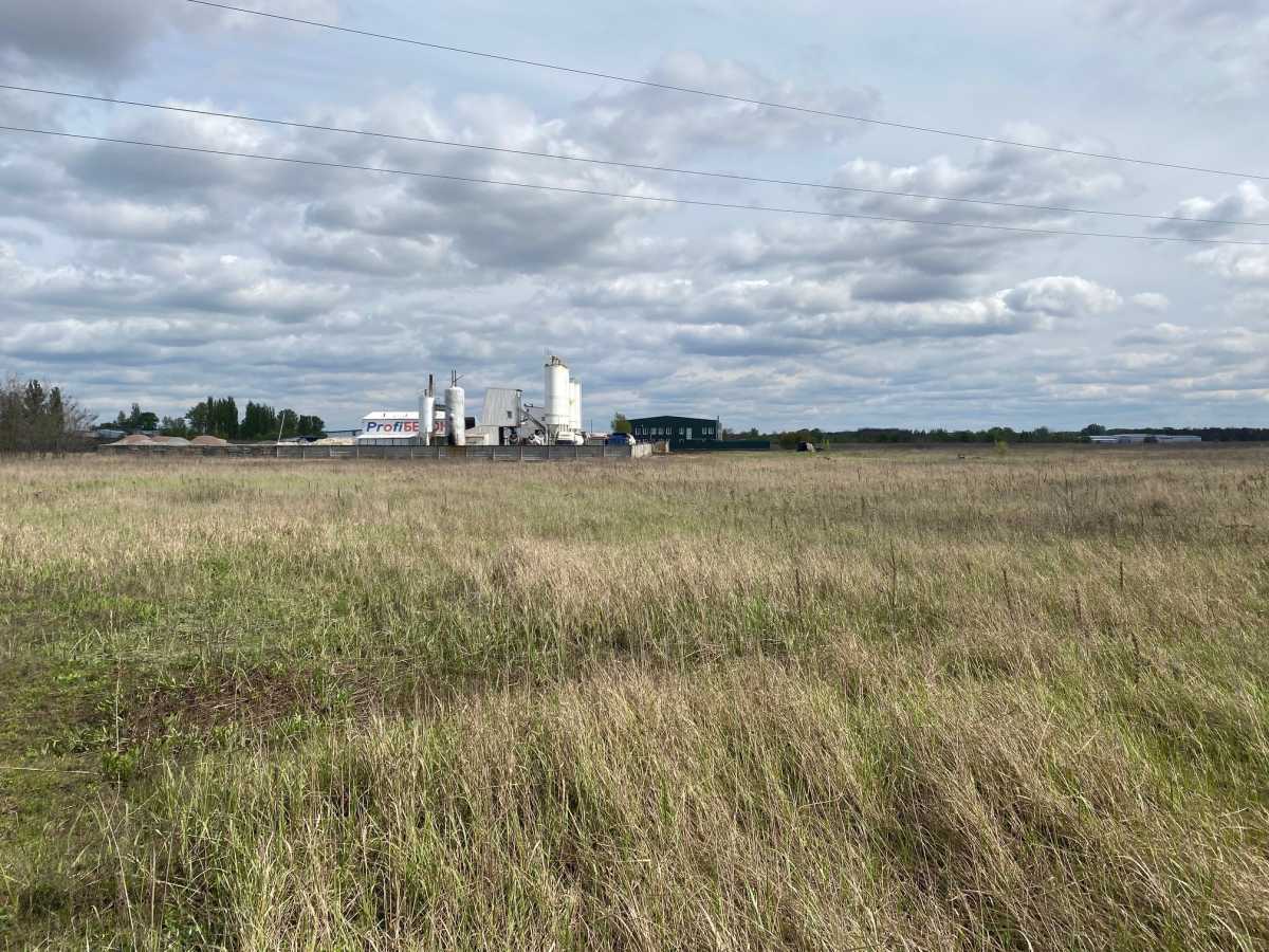 Продам  землю комерційного призначення Броварський, Калинівка, Калинівська селищна рада. 