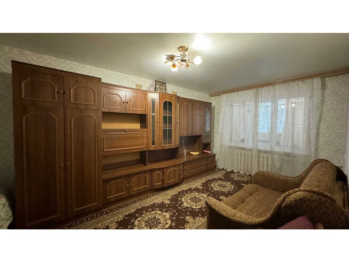 Продам 1-к квартиру Броварський, Бровари, Героїв України, 7. 