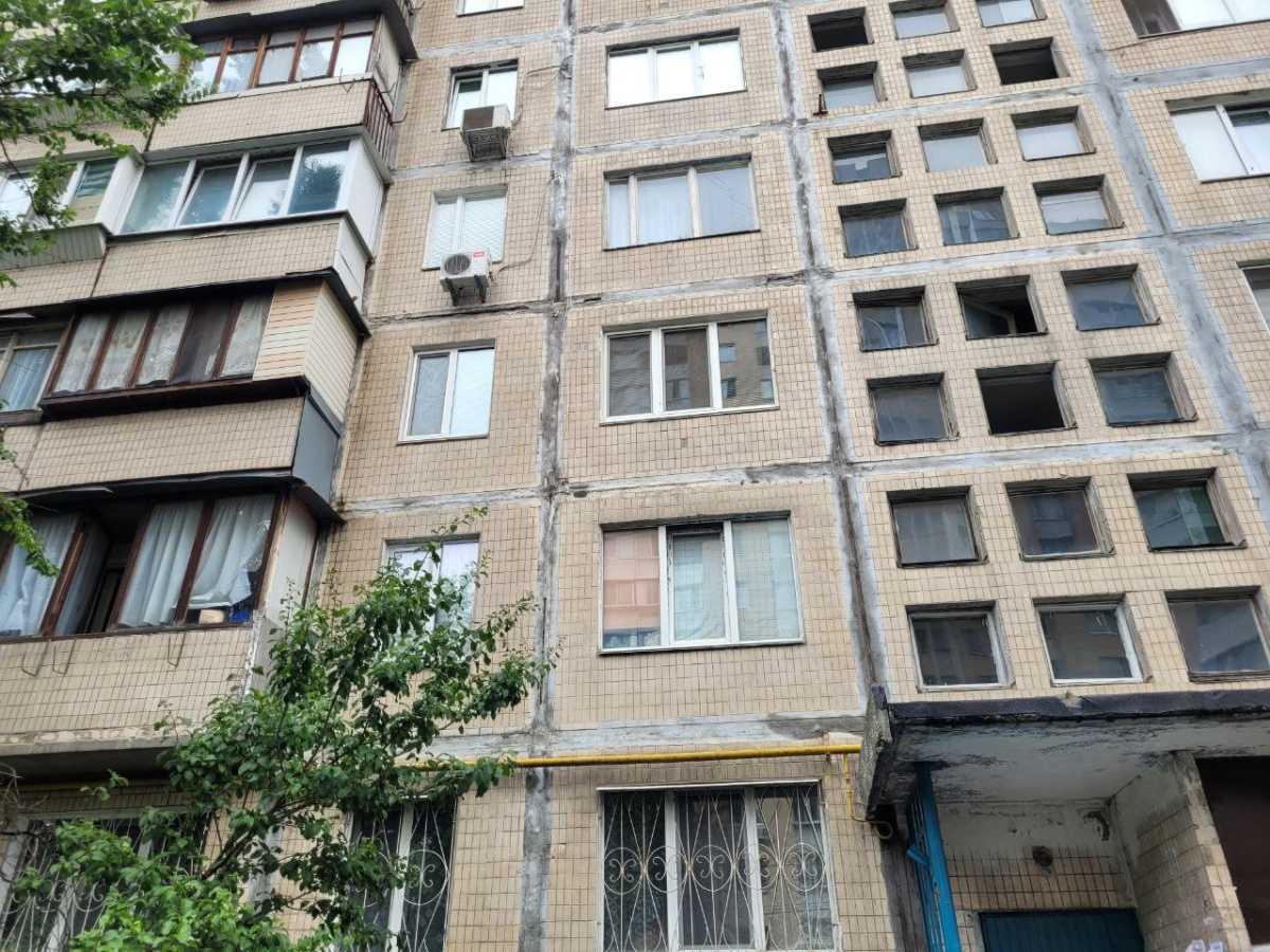 Продам 2-к квартиру Київ, Оболонський, вул. Автозаводська, 17. 