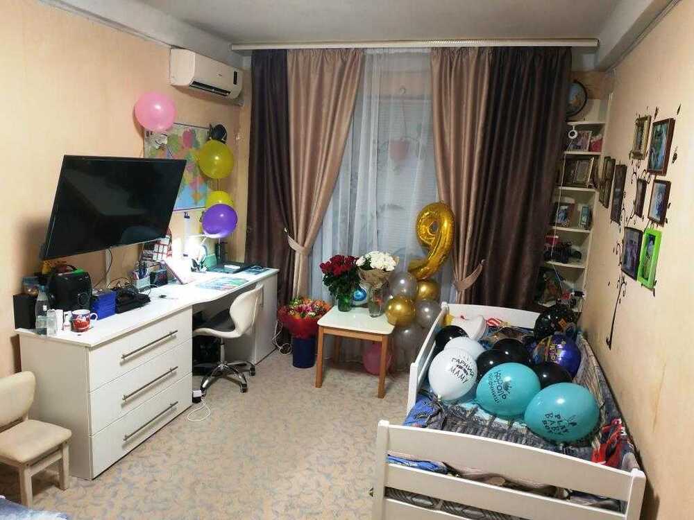 Продам 1-к квартиру Київ, Дніпровський, вул. Червоноткацька, 22Б. 