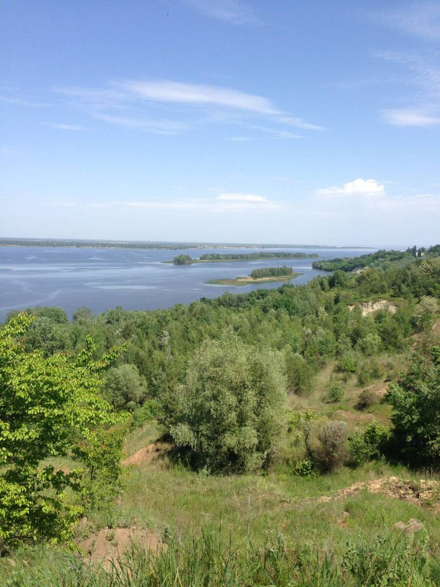 Зручна ділянка з розкішним видом на Дніпро біля Києва 