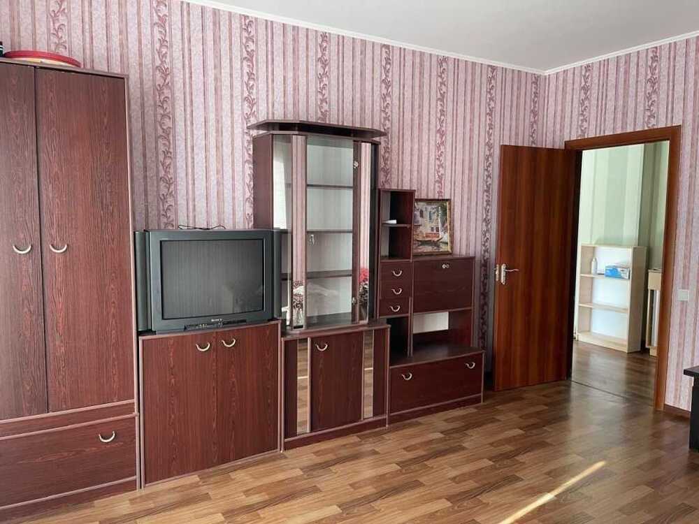 Продам 1-к квартиру Київ, Голосіївський, вул. Метрологічна, 9В. 