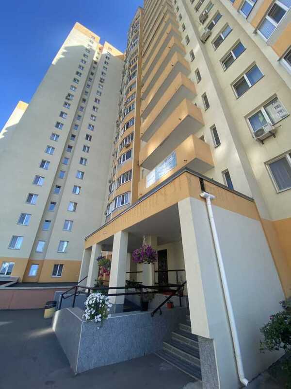 Продам 2-к квартиру Броварський, Бровари, Москаленка, 53. 