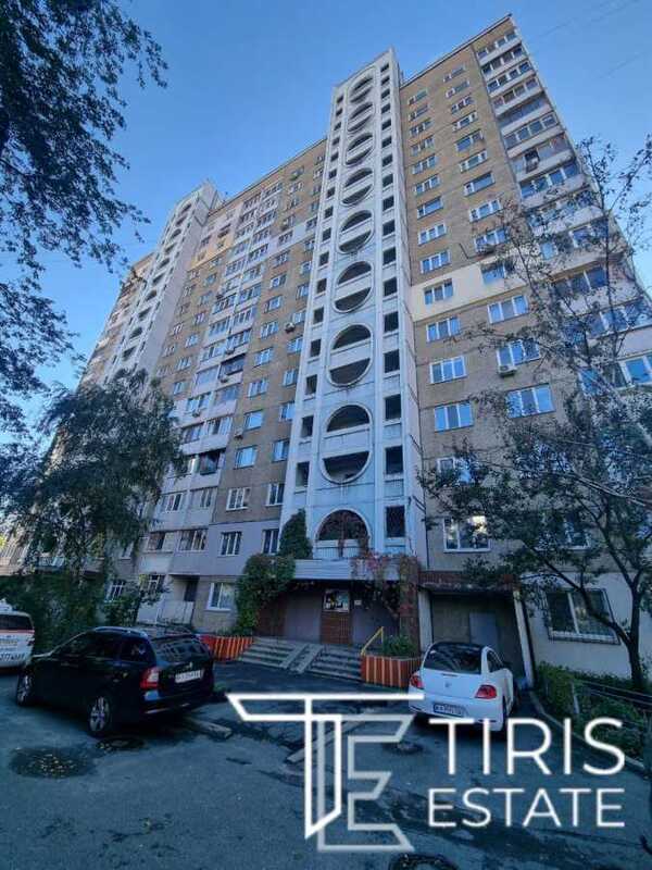 Продам 3-к квартиру Київ, Оболонський, вул. Петра Панча, 1. 