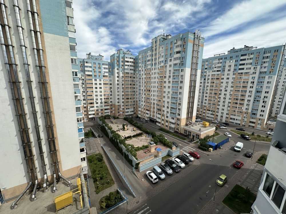 Продам 5-к квартиру Київ, Подільський, вул. Сергея Данченко, 28б. 