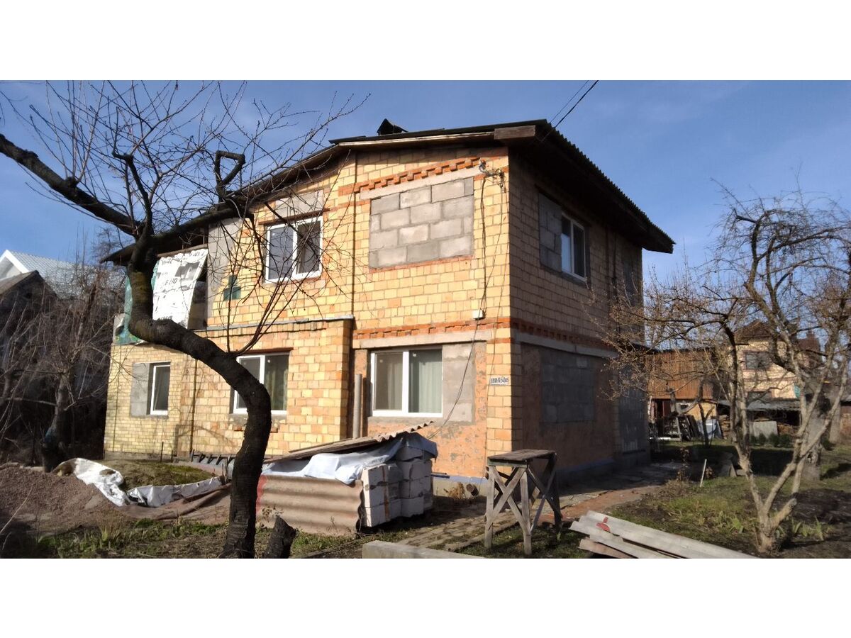 Осокорки. Продам без комісії будинок з двома ділянками на Садовій, 56.