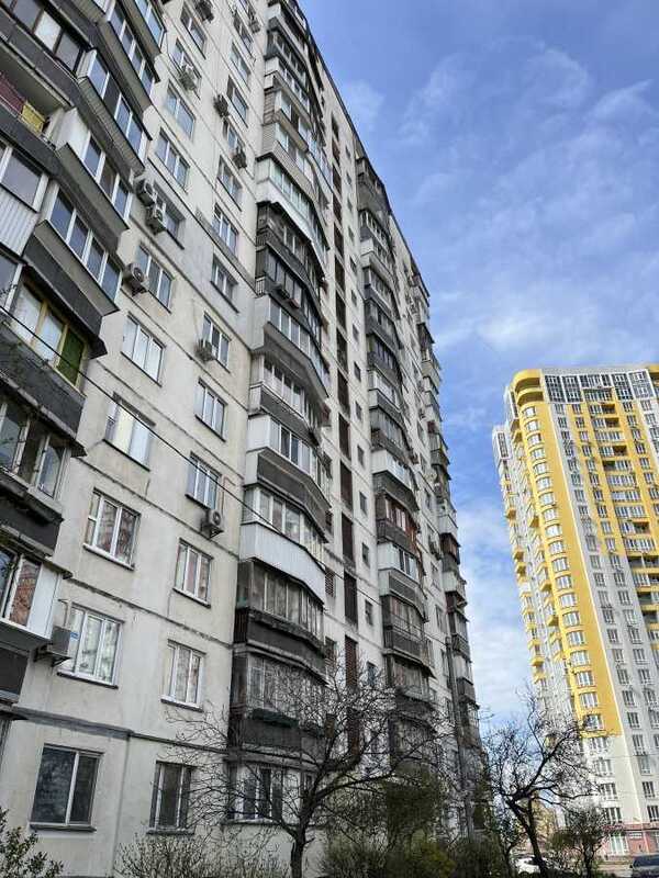 Продам 3-к квартиру Київ, Дніпровський, вул. Челябінська, 15. 