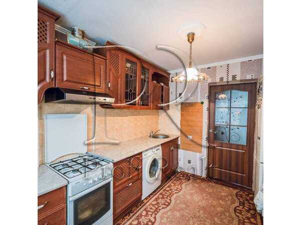 Продам 3-к квартиру Макарівський, Калинівка, Спортивная улиц а, 4. 