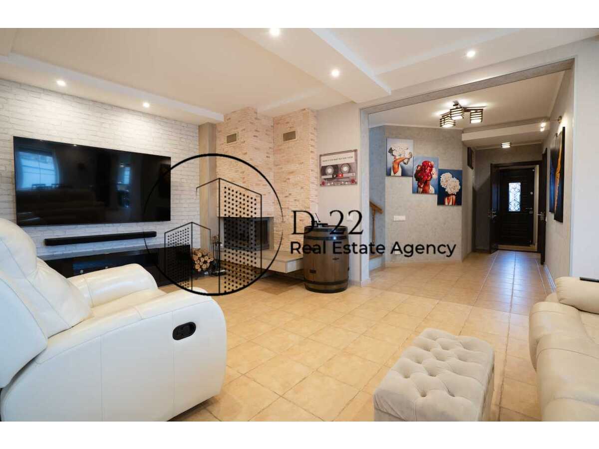 Продам 4-к таунхаус Вишгородський, Нові Петрівці, Канівська, 34. 
