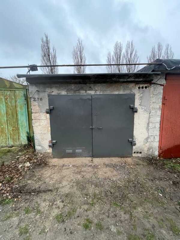 Продам  бокс в гаражному комплексі Київ, Святошинський, вул. Василя Степанченка, 1а. 