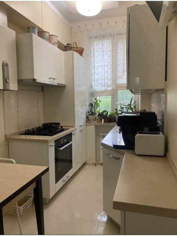 Продам 3-к квартиру Київ, Подільський, вул. Юрківська, 36/10. 