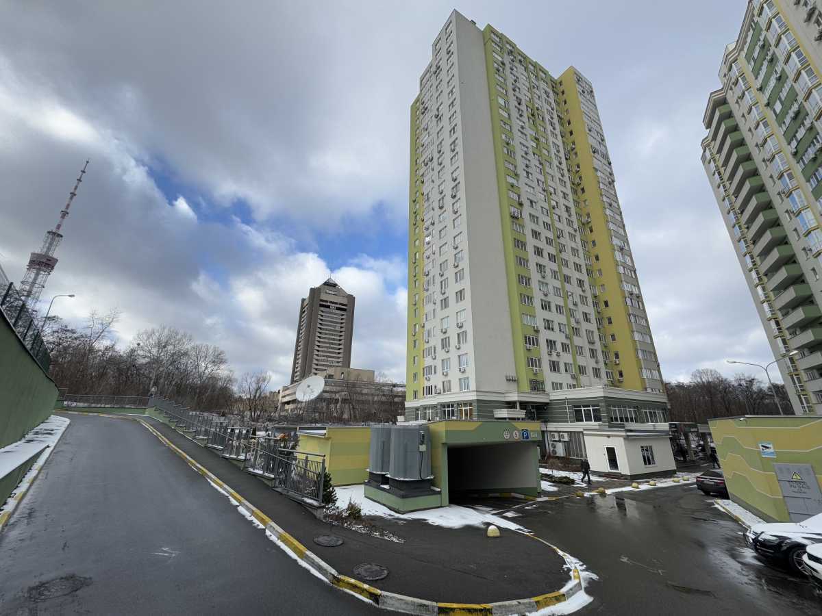 Продам 3-к квартиру Київ, Шевченківський, вул. Герцена, 35А. 