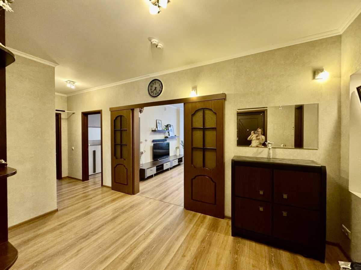 Здам довгостроково 3-к квартиру Київ, Дарницький, вул. Урлівська, 23а. 