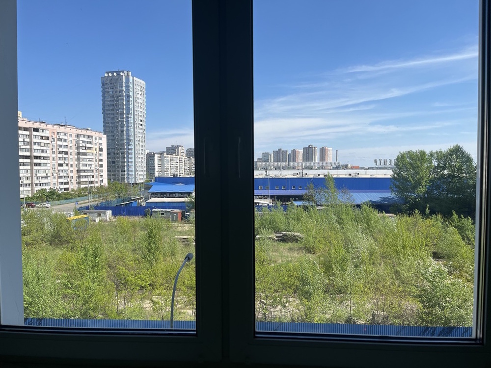 Здам 1-кімнатну Дарницький р-н. вул.Гмирі 20. у новому будинку. Обладнана меблям