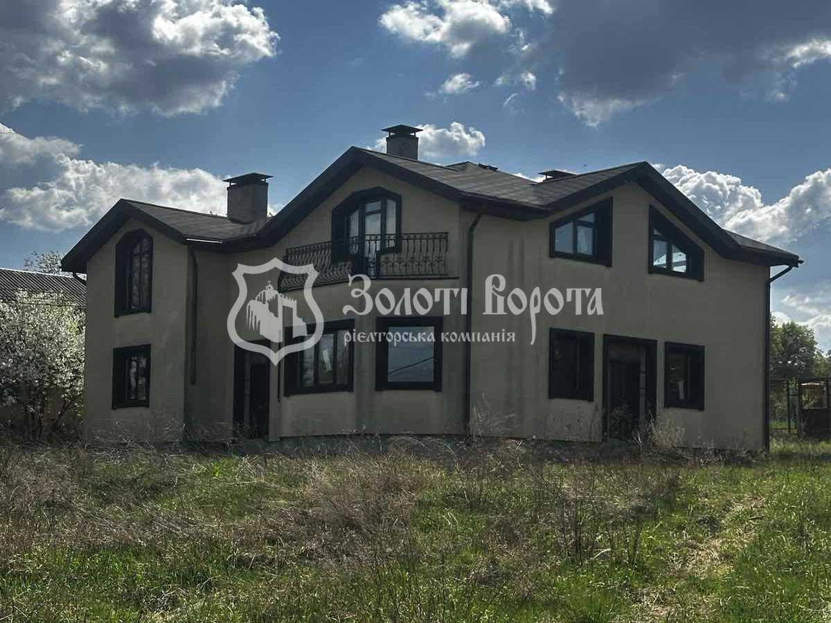 Продам 4-к дім Фастівський, Малютянка, Героїв Танкістів , 9б. 