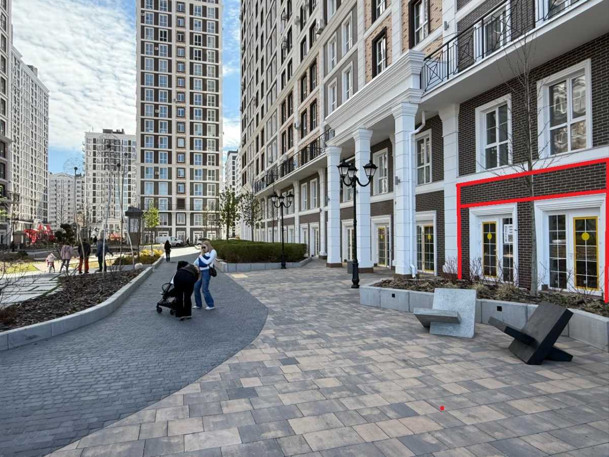 Продам  торгову площу Київ, Голосіївський, вул. Михайла Максимовича, 26. 