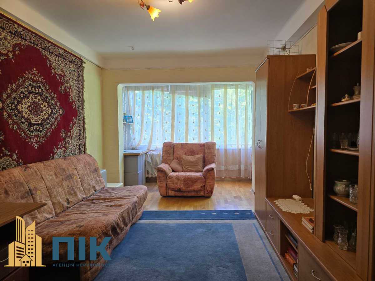 Продам 2-к квартиру Київ, Солом`янський, вул. Волгоградська, 33. 