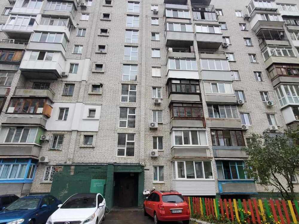 Продам 1-к квартиру Київ, Шевченківський, вул. Григорія Андрющенка, 4Б. 