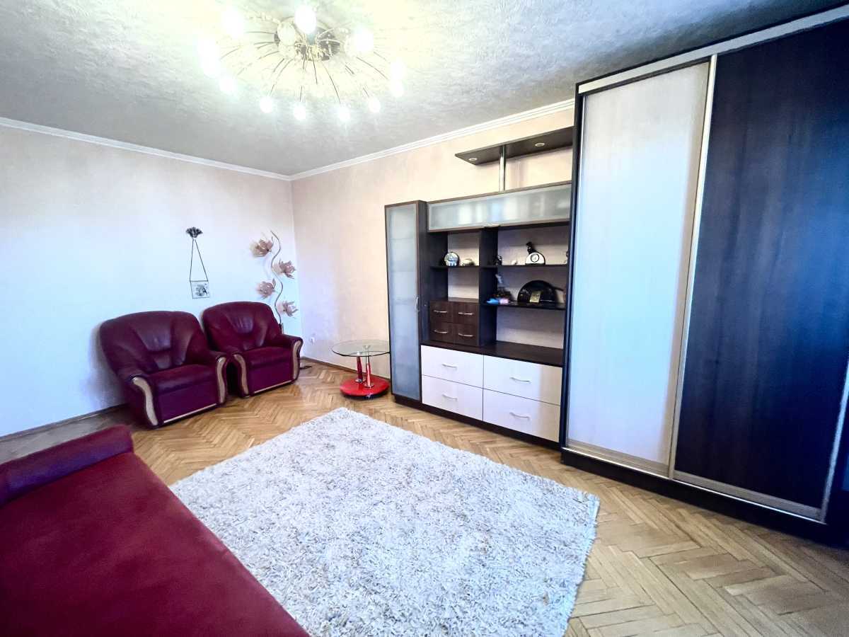 Продам 2-к квартиру Київ, Шевченківський, вул. Печенізька, 9. 