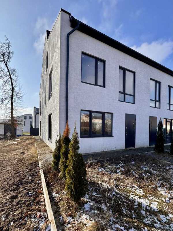 Продам 4-к таунхаус Обухівський, Хотів, Молодіжна, 114. 