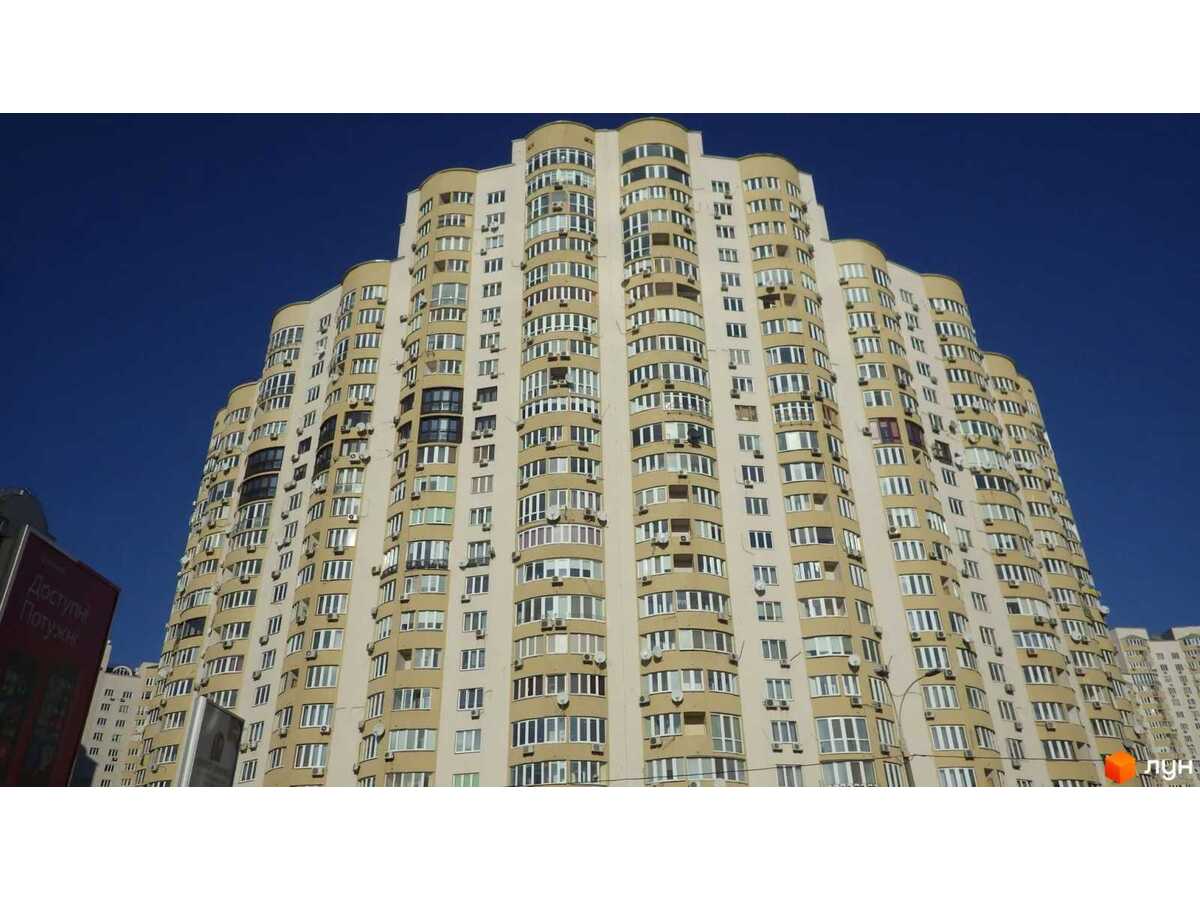 Продам 3-к квартиру Київ, Дарницький, наб. Дніпровська, 19. 