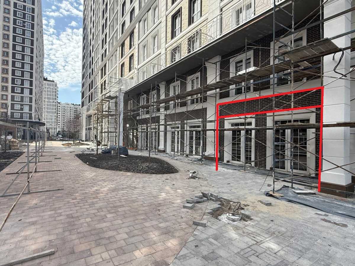 Продам  торгову площу Київ, Голосіївський, вул. Михайла Максимовича, 26. 