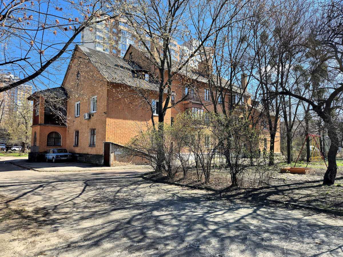 Продам 3-к квартиру Київ, Дніпровський, вул. Юрія Поправки, 13. 