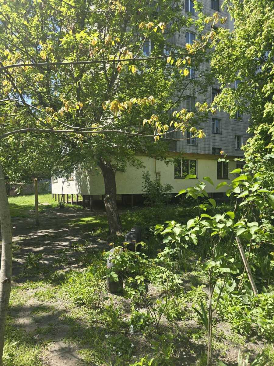 Продам 2-к квартиру Київ, Подільський, вул. Кирилівська, 99/1к3. 