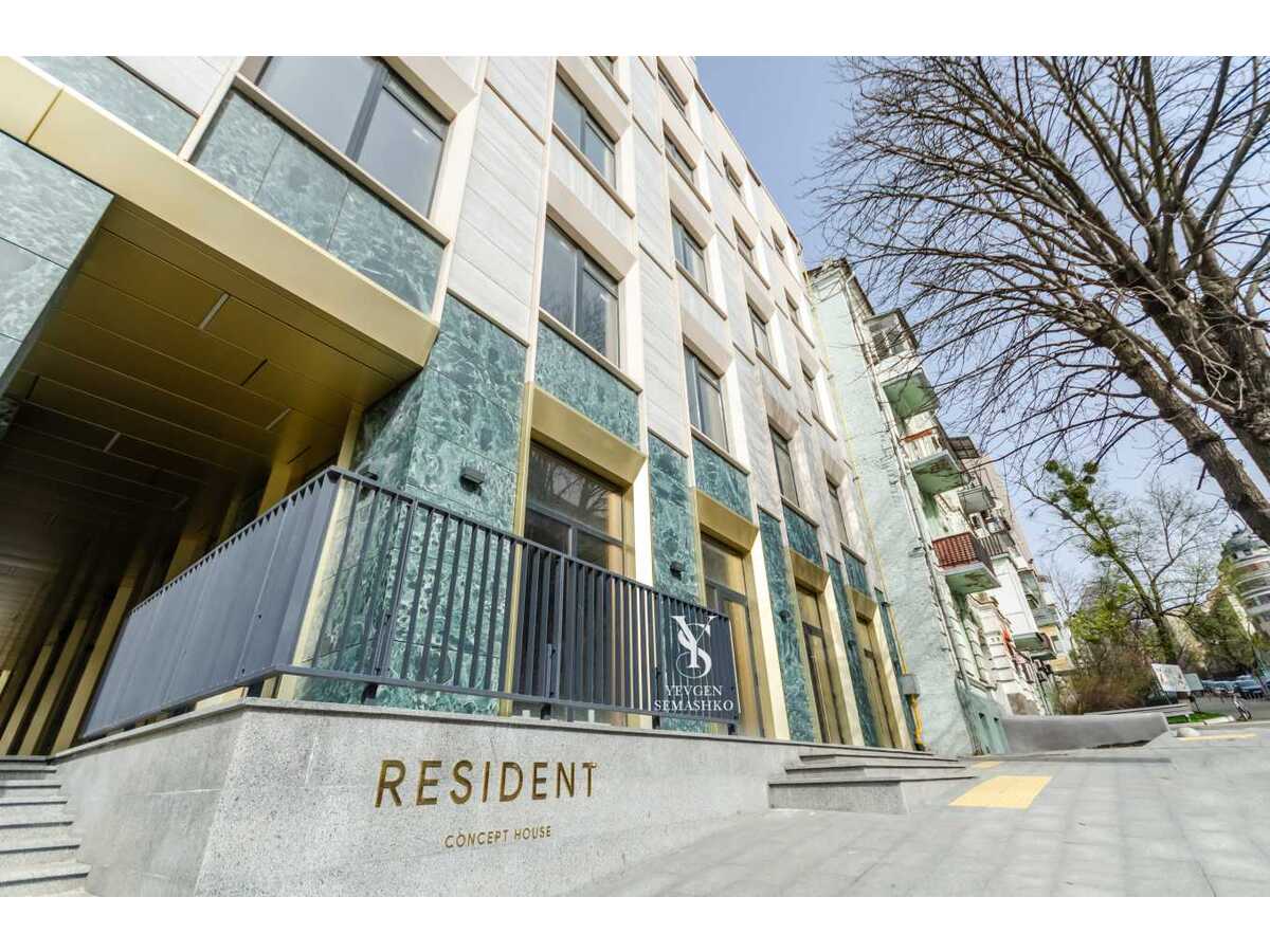 Продам  офісне приміщення Київ, Голосіївський, вул. Володимирська, 86а. 