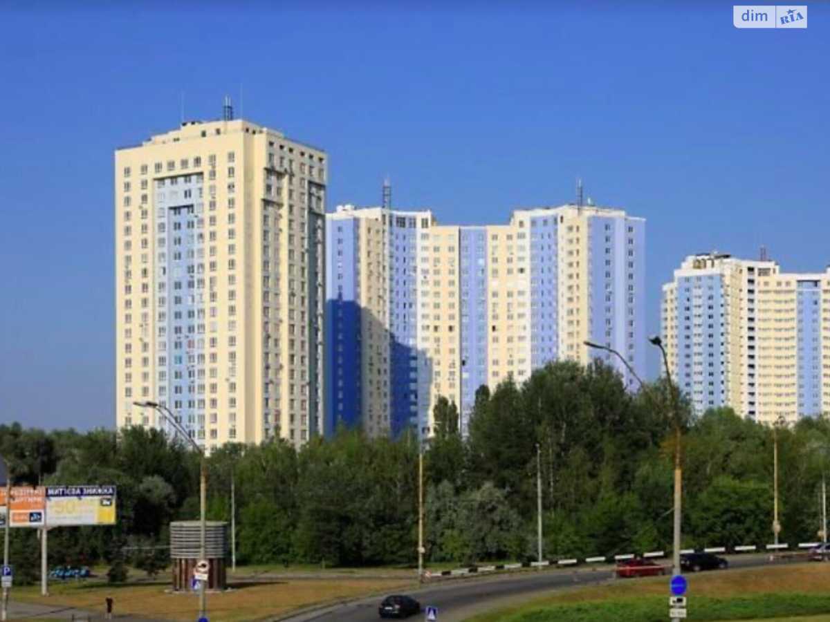 Продам  підземний паркінг Київ, Голосіївський, просп. Академіка Глушкова, 9В. 