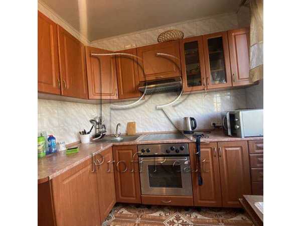 Продам 3-к квартиру Київ, Подільський, просп. Свободи, 24Б. 
