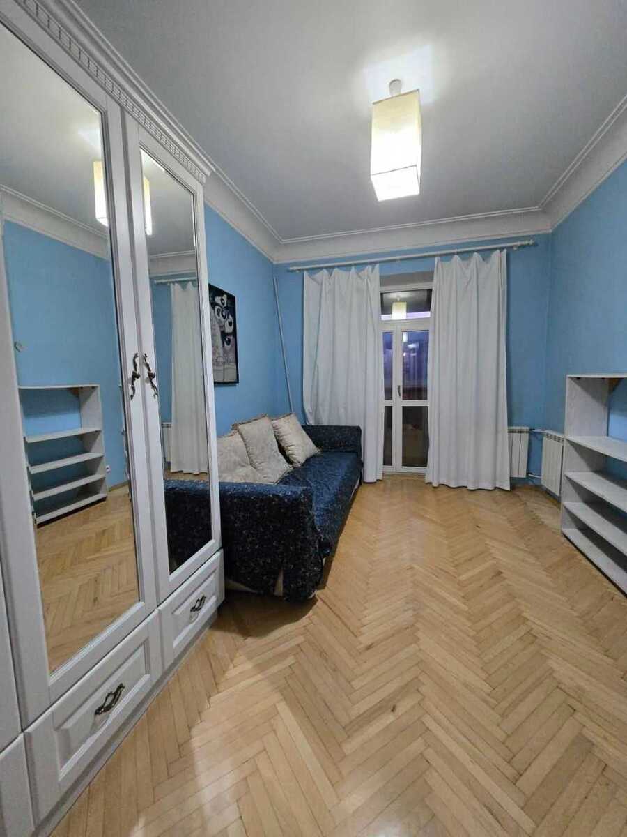 Продам 2-к квартиру Київ, Подільський, вул. Вишгородська. 
