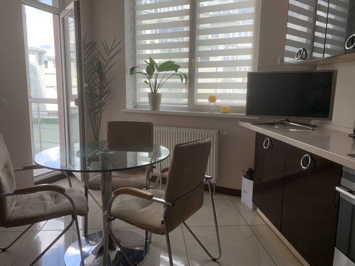 Продам 2-к квартиру Київ, Солом`янський, вул. Механізаторів, 2. 
