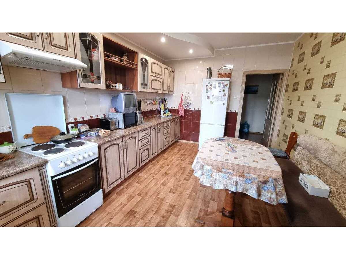 Продам 3-к квартиру Київ, Голосіївський, вул. Михайла Максимовича, 9. 