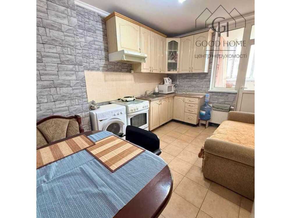 Продам 3-к квартиру Київ, Дарницький, вул. Соломії Крушельницької, 15. 