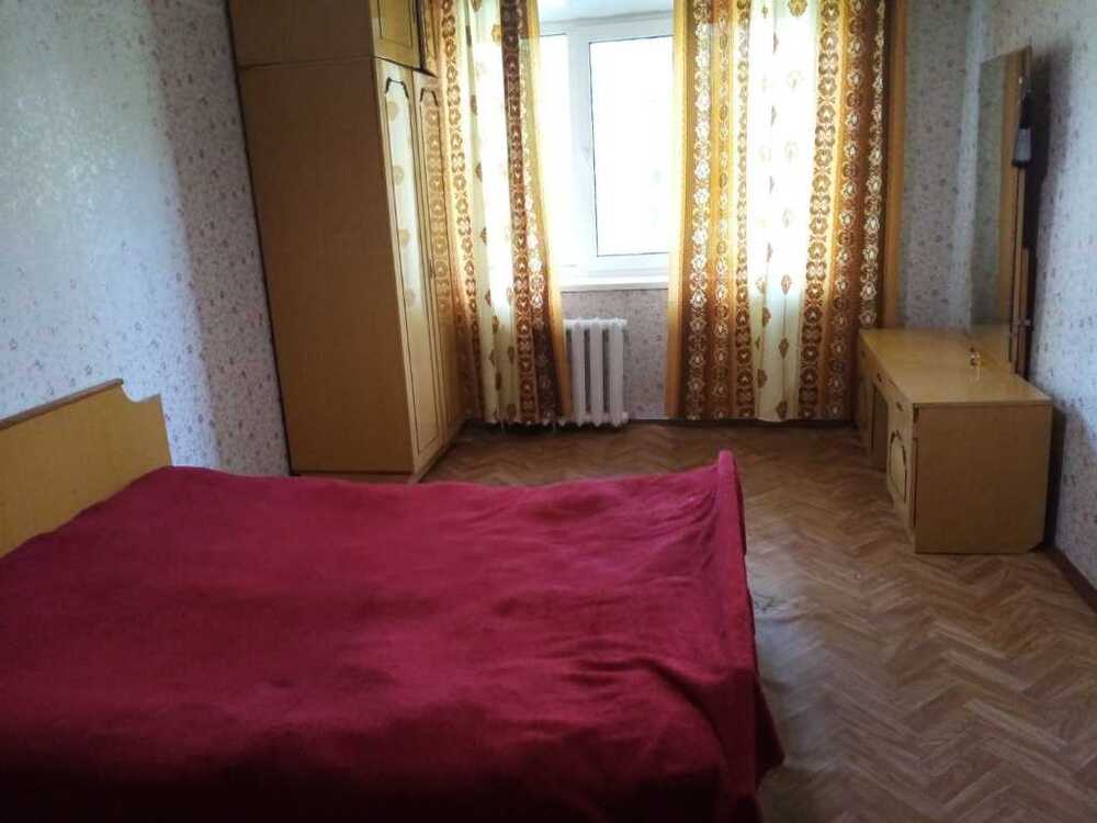 Здам довгостроково 3-к квартиру Київ, Святошинський, бульв. Ромена Роллана. 