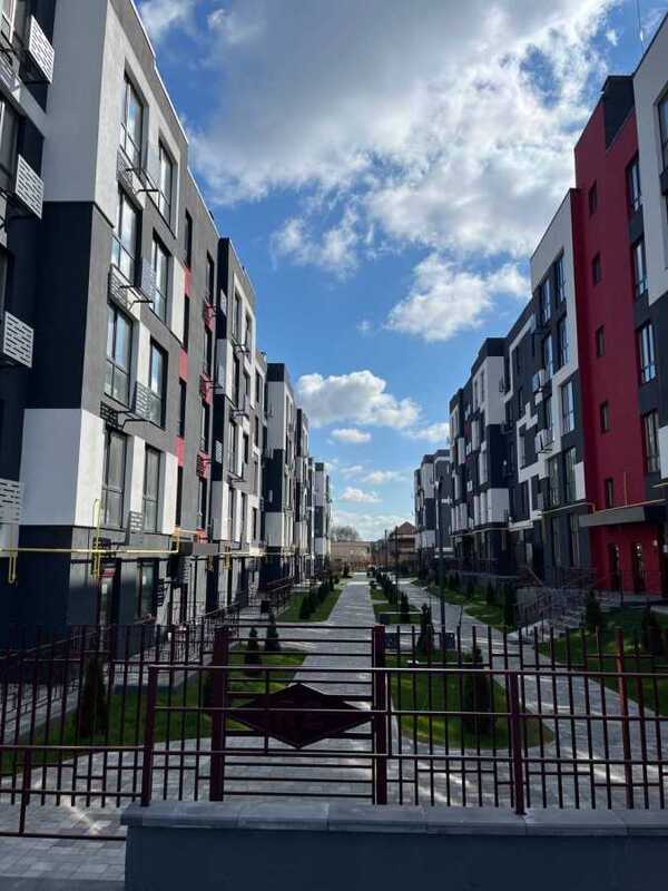 Продам 1-к квартиру Фастівський, Гатне, пров. Грушевського 12. 