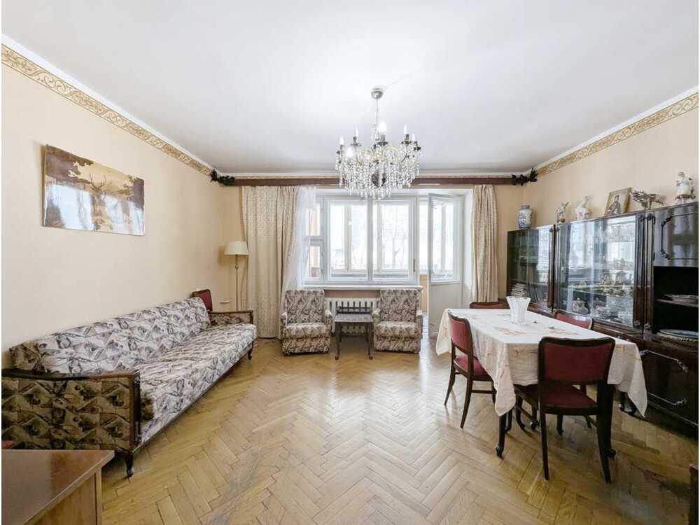 Продам 3-к квартиру Київ, Печерський, вул. Суворова, 19а. 
