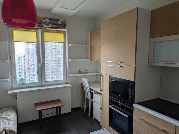 Продам 1-к квартиру Київ, Дарницький, вул. Михайла Драгоманова, 1Б. 