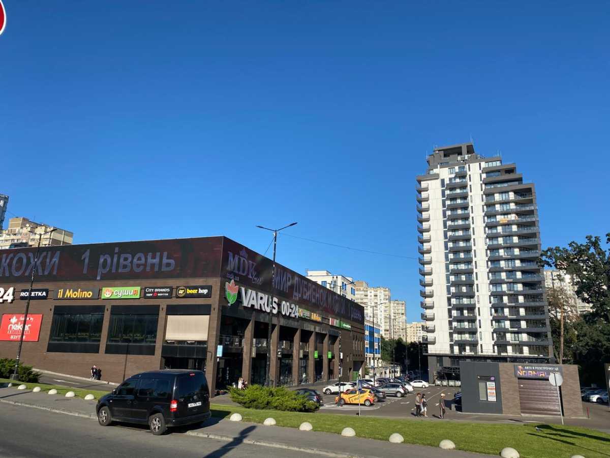 Продам  приміщення вільного призначення Київ, Святошинський, вул. Василя Стуса, 35. 