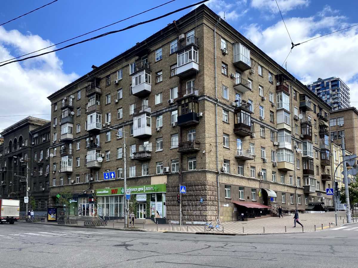 Продам 2-к квартиру Київ, Печерський, вул. Велика Васильківська, 71. 