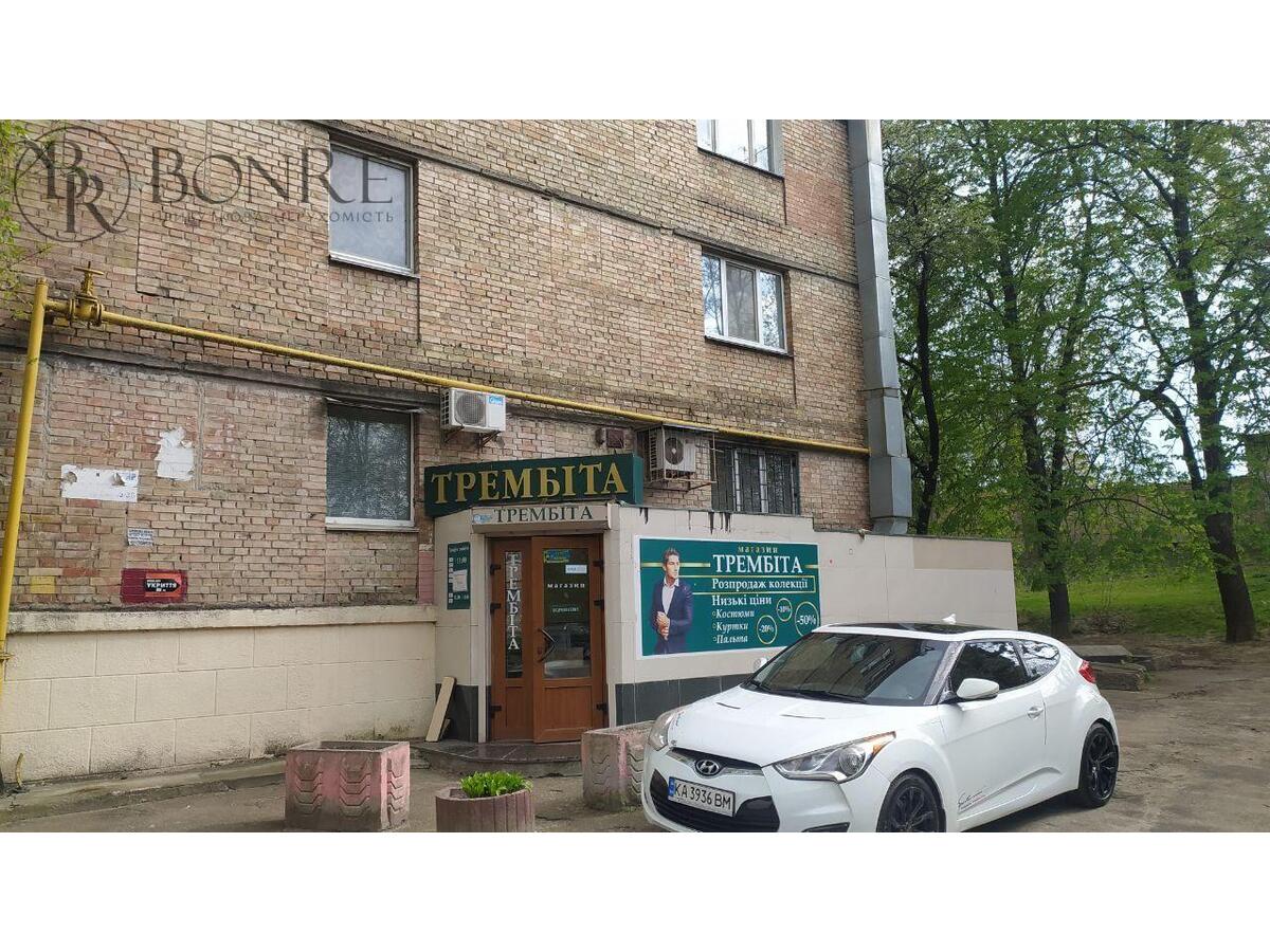 Продаж торгового приміщення по вул. Карела Чапека, 256м2
