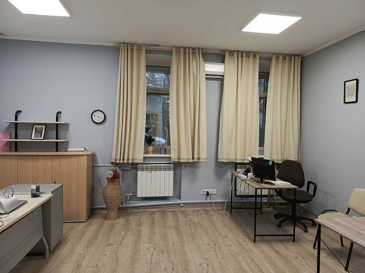 Здам довгостроково  офісне приміщення Київ, Шевченківський, вул. Кудрявська, 10. 