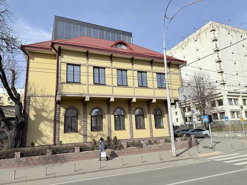 Здам довгостроково  офісна будівля Київ, Печерський, вул. Генерала Алмазова, 12. 