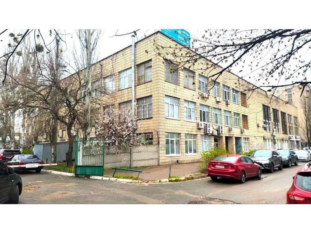 Продаж окремої будівлі / офісу 4174м2 біля метро Лівобережна