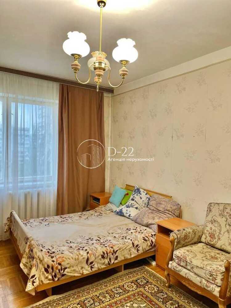 Продам 3-к квартиру Київ, Оболонський, вул. Героїв Дніпра, 35. 