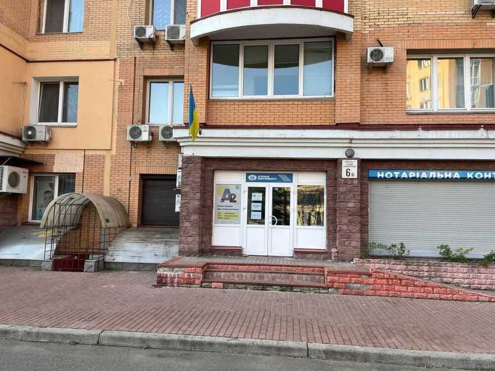 Продам  офісне приміщення Київ, Оболонський, просп. Героїв Сталінграду, 6б. 