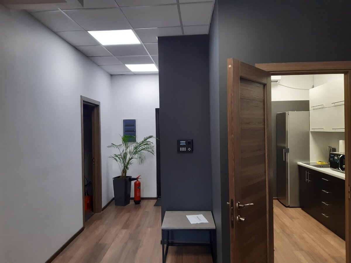 Аренда офиса 218 кв.м., в БЦ на Подоле, Костантиноская 75