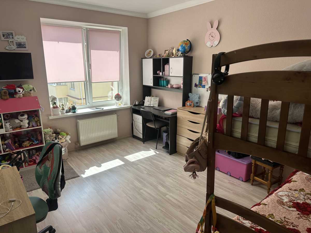 Продам 2-к квартиру Бучанський, Софіївська Борщагівка, Бишівська, 7. 